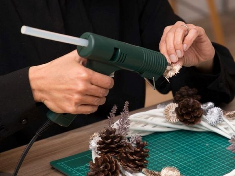 Sử dụng keo cây PH cho các sản phẩm thủ công, đóng gói bao bì,...
