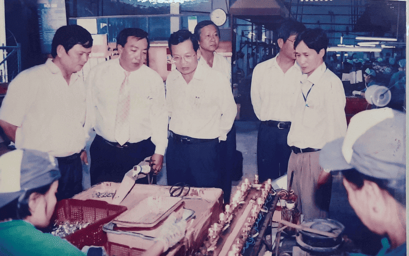 Các cán bộ Thuận Phong không ngừng nghiên cứu học hỏi